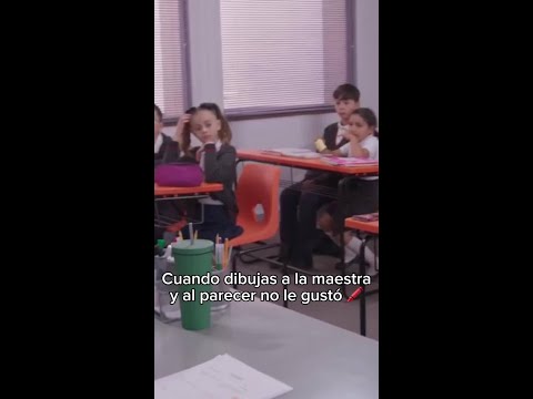 ✏️😬 Cuando dibujas a la maestra y no le gusta 😳📚 #LaRosaDeGuadalupe thumbnail