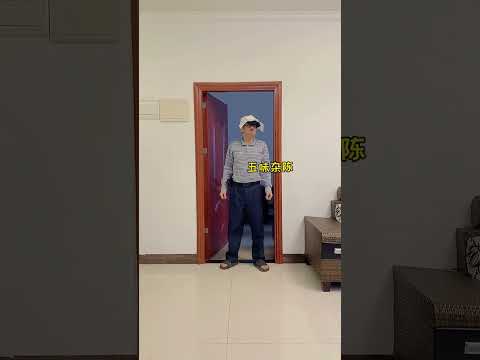 尾彩蛋，這應該是我哥哥跑得最快的一次，最後跑的比車子還快 #搞笑 #整蛊 #shorts thumbnail
