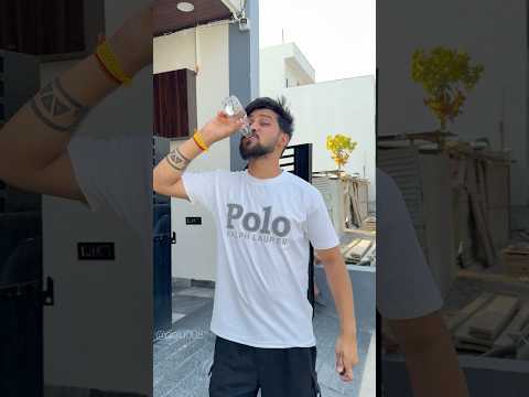 मेरी सबसे बड़ी पानी की बॉटल हे 😂 #youtubeshorts #comedy #funny #shorts #story thumbnail