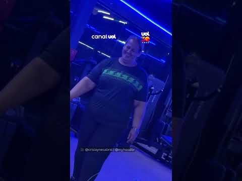 Mulher interpreta aparelho da academia errado e não segura a risada thumbnail