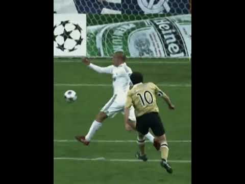 ALEX DEL PIERO: The Legend 🔟⚪️⚫️ | #juventus #football  #shorts thumbnail