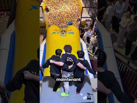 Ces garçons ont fait voler ce petit gros 🤯😂 thumbnail