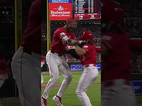 Blake Dunn walks it off for the Reds in the 10th! 😱 thumbnail