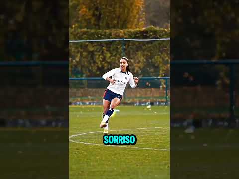 Perché la CALCIATRICE più BELLA è SINGLE?!😱🔥 thumbnail