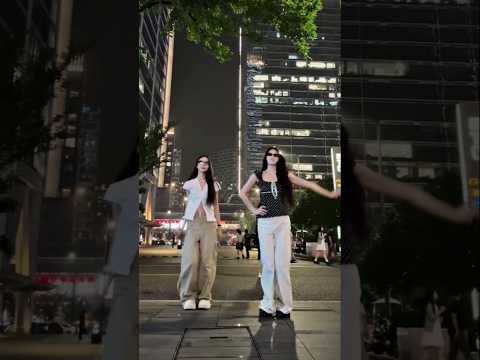 Levitating - Dua Lipa | Dance Trend 我们要去海边不要去江边! 👭🌴 thumbnail