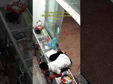 Trộm xong vẫn ung dung đứng đếm và xếp tiền cẩn thận 😂 #tromcap #shorts thumbnail