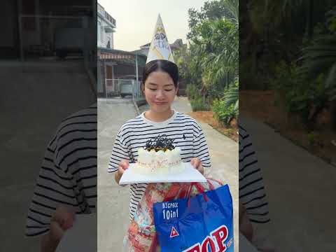 Ông nội tội nghiệp bị chế giễu ngày sinh nhật của mình 🎂🥳🥹#shorts thumbnail