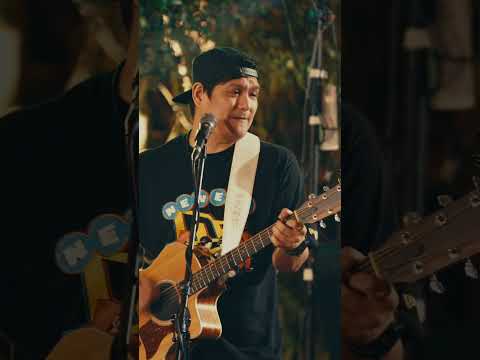 Catch Parokya ni Edgar performing “Alumni Homecoming” live on Nine Degrees North’s YouTube🎤 thumbnail