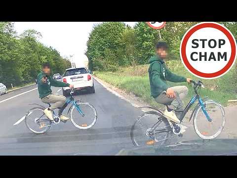 Rowerzysta celuje z "broni" do kierowcy #2236 Wasze Filmy thumbnail