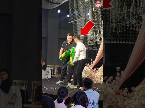 Chú rể mắc sai lầm trên sân khấu thumbnail
