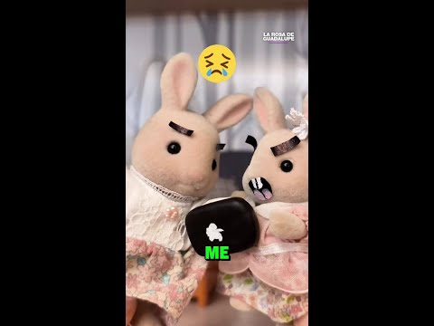 ¡Se avienta por la ventana! Esta ternurín es adicta a su celular thumbnail