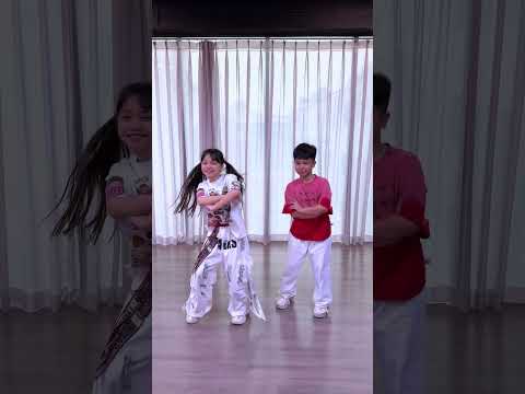 Follow us #dance #lecirque #day #nhay #minhx thumbnail