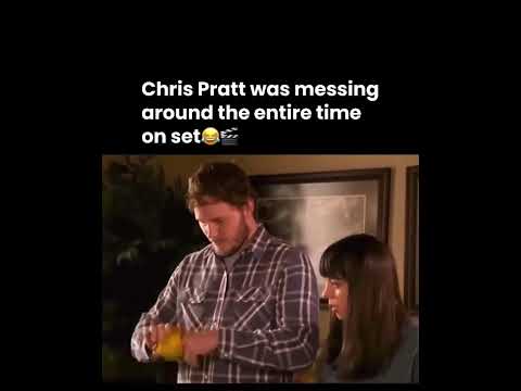Chris Pratt IMPROV Lines Create HILARIOUS Parks & Recreation BLOOPERS! thumbnail