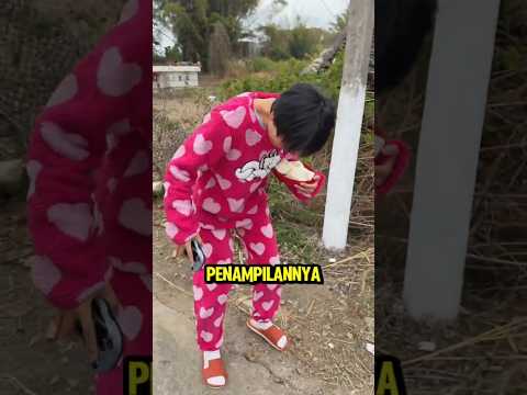Dibully Karena Jomblo, Sekali Dandan Semua Cowok Langsung Berebut! #viral #shortvideo thumbnail