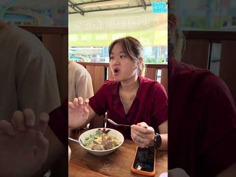 Makan bakso isi tenaga!! #dellaseptt #dailylife #funny #lucu #funnycomedy #comedy #ngakak thumbnail