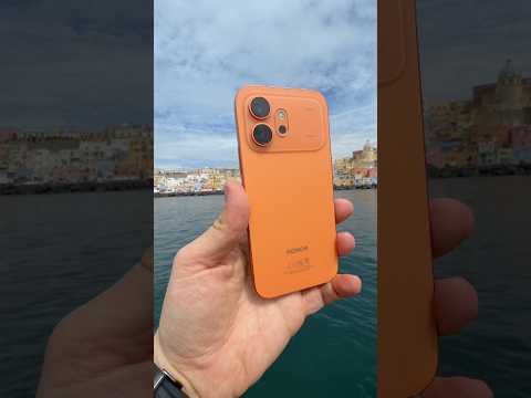 ATTENTI a questo TELEFONO: Batteria infinita e Fotocamera pazzesca! thumbnail
