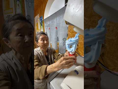 Grandma’s Artistic Soft Serve Ice Cream 👵🍦 thumbnail