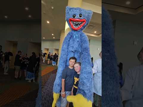 He was so HUGE! #halloween #huggywuggy #poppyplaytime #cosplay thumbnail