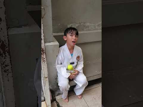 Mama Kaget Dedek Mnta Ambilin Sendal Ara D Mobil Plg Taekwondo D Sekolah Lg Hujan. Pk Payung Ma 🩴☔🫣 thumbnail