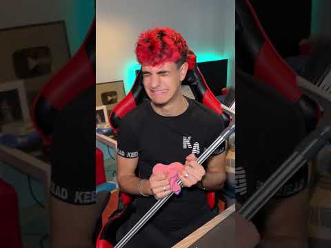 Mi MAMA me OBLIGA a LIMPIAR la CASA! thumbnail