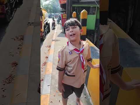 Mama Kaget Dedek G Mw Dekat Ara Plang Sekolah G Pk Sendal Kotor Naik Mobil Papa. G Naik Ditinggalin? thumbnail