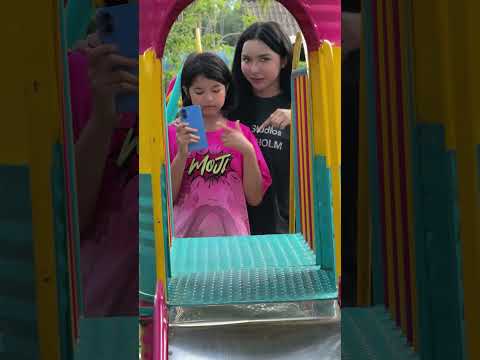 สอนลูกถ่ายคลิปแบบมืออาชีพ กับโทรศัพท์เครื่องใหม่ thumbnail