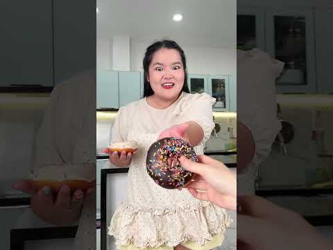 SNEACKING MOM'S DONUT 👵🏼 #funny #shorts thumbnail