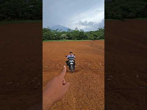 tiba tiba temon ganti motor cepat #trendingshorts thumbnail