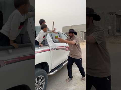 دحباش يعطيهم ايسكريم غريب ??? #shorts thumbnail