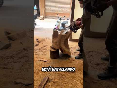 Este CHICO sorprendió A TODOS con su INCREIBLE TALENTO para tallar la MADERA thumbnail