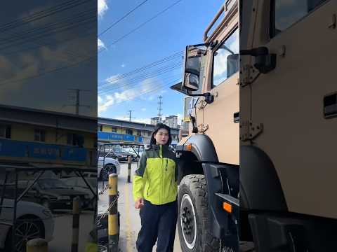 Beautiful female truck driver - Nữ tài xế xinh đẹp trải nghiệm mẫu xe mới #truckdriver #trucking thumbnail