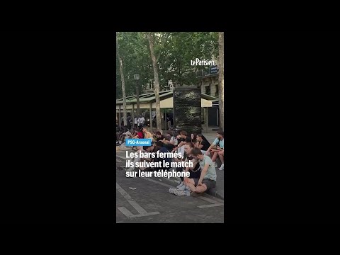 PSG-Arsenal : dépités, ils suivent le match sur leur téléphone thumbnail