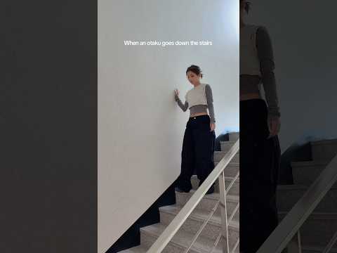 소연이가 계단 내려갈 때 thumbnail