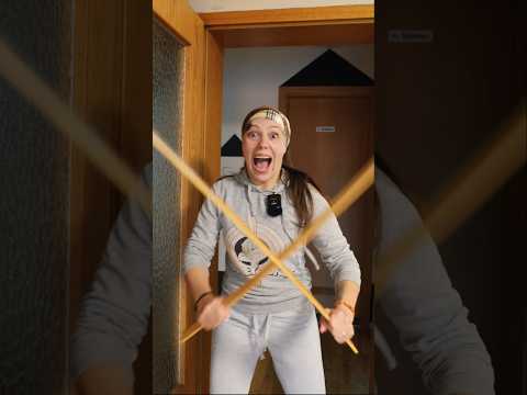 Duelul -Petre vs Marioara - a distrus patul?!! 🫩 #amuzant #comedy #funny thumbnail