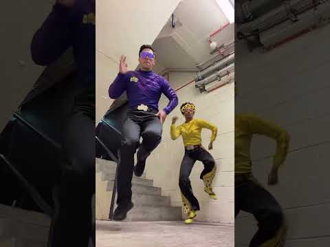Left right go 😎🤩 #fyp #two #thewiggles  🎶  The Wiggles thumbnail