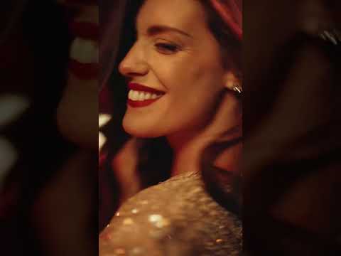 El mejor regalo  ghd glide Grand-Luxe, Presume de melena glam con el cepillo eléctrico más fabuloso. thumbnail