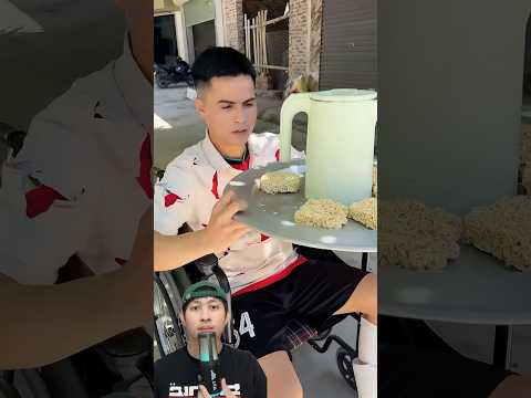 MESSI PRANK RONALDO MENCURI MIE INSTAN‼️🤯😱@RovsSi #remix #dubbing #trending thumbnail