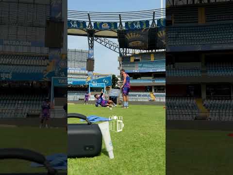 Full stretch. Full commitment ? | #MumbaiIndians #OneFamily #TATAIPL #MIvRR thumbnail