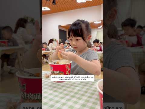 Cô giáo nấu mì Hải sản quí hiếm cho học sinh ăn thumbnail