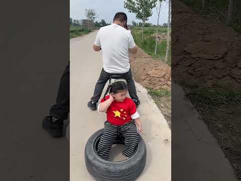 Quando papà ha detto che non potevi venire🤯 Ma il suo trucco segreto ha cambiato tutto 😂🛵🔥 thumbnail