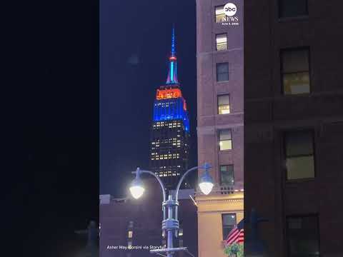 Fans flood NYC streets after Knicks Game 1 win thumbnail