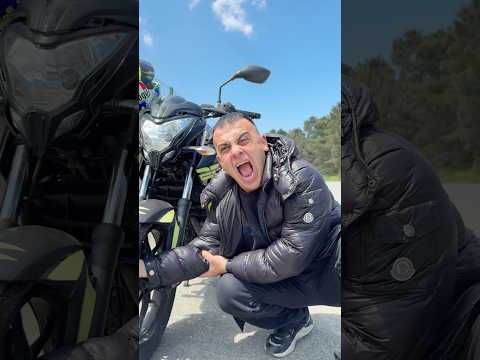 Motosiklet’in Jantına Elim Sıkıştı #shorts thumbnail