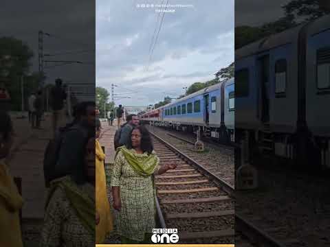 ഇന്റർസിറ്റി സ്റ്റോപ്പിൽ നിർത്താൻ മറന്നു..ഒടുവിൽ റിവേഴ്‌സ് എടുത്ത് തിരിച്ചെത്തിച്ച് ലോക്കോപൈലറ്റ്.. thumbnail