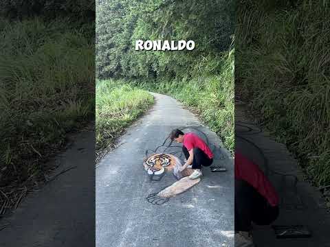 ¡Pinté un león para asustar al perro de Ronaldo! 🦁 thumbnail