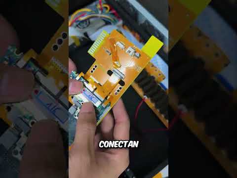 Las granjas de teléfonos en China son UNA LOCURA 🤪📱 thumbnail