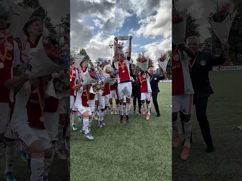 Ajax Under-15s are champions! 👏 thumbnail