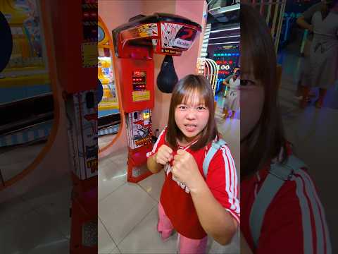 นกยูงจะมาโชว์พลังหมัด!!! thumbnail