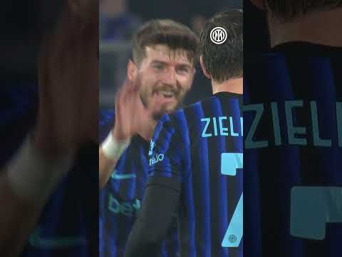 Zieliński from long range🚀⚽ thumbnail
