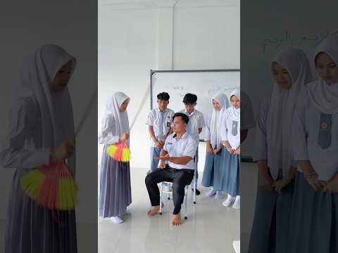 Malah babeh yg kena jepretan 🙈😤 #comedy #funny thumbnail