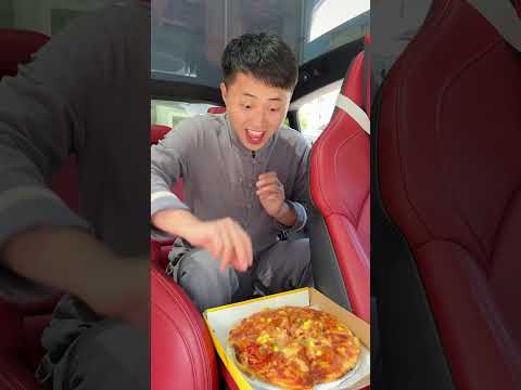 Ermao ate Songsong's pizza secretly #funny #food #mukbang thumbnail